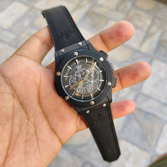 HUB-882888 Classic Strap Watch (Black)