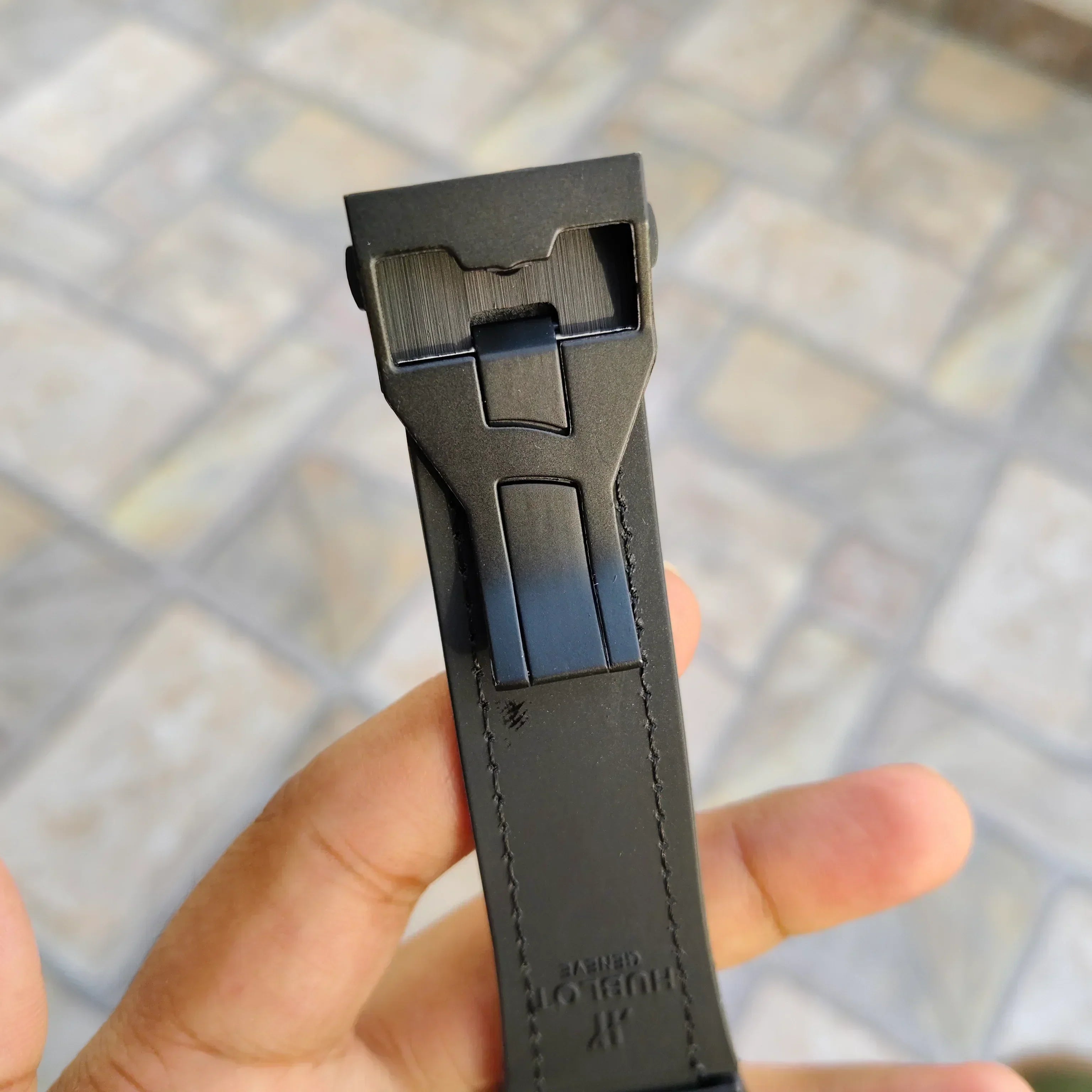 HUB-882888 Classic Strap Watch (Black)